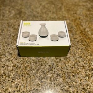 Hand painted and fire glazed ceramic,Set of sake 3.5 oz cups and 8 oz carafe